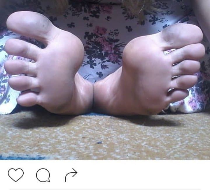 Click to view full size Brazilian girls dirty feet
