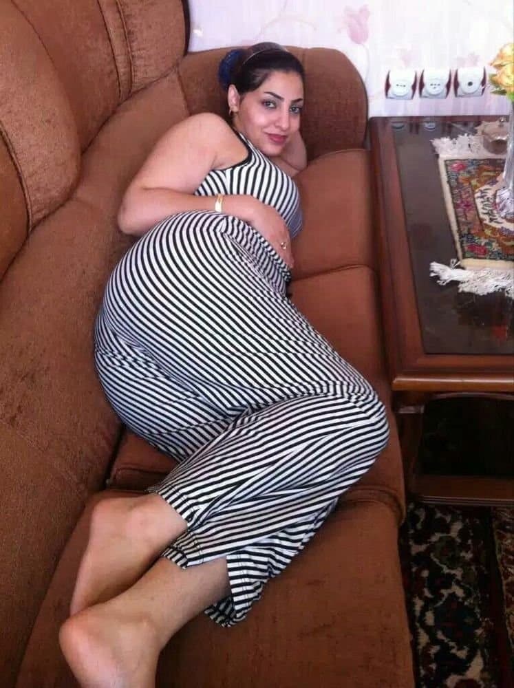 Real arabic couple shares their nudes photos