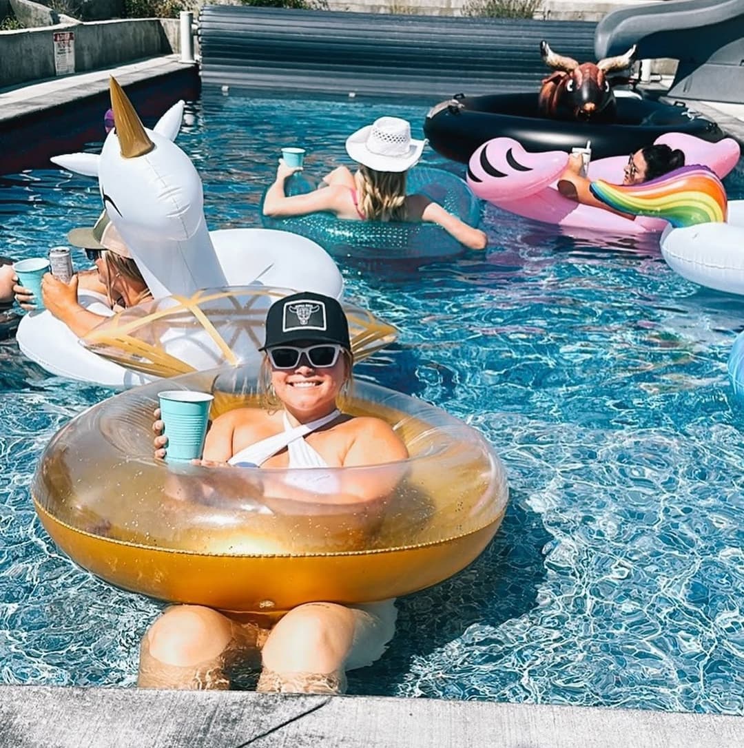 Canada - Mady, short-stack rodeo slut