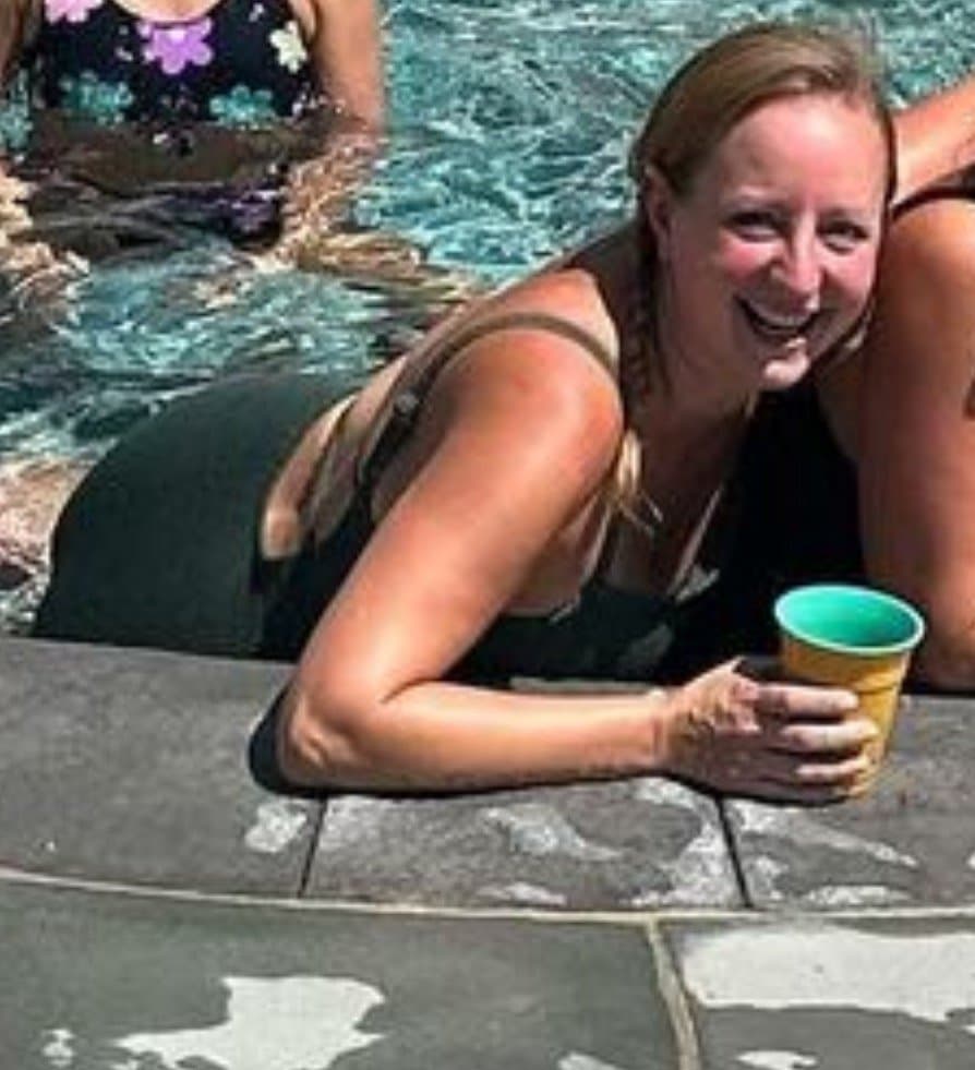 His dick is throbbing for his best friends mature wife Sarah