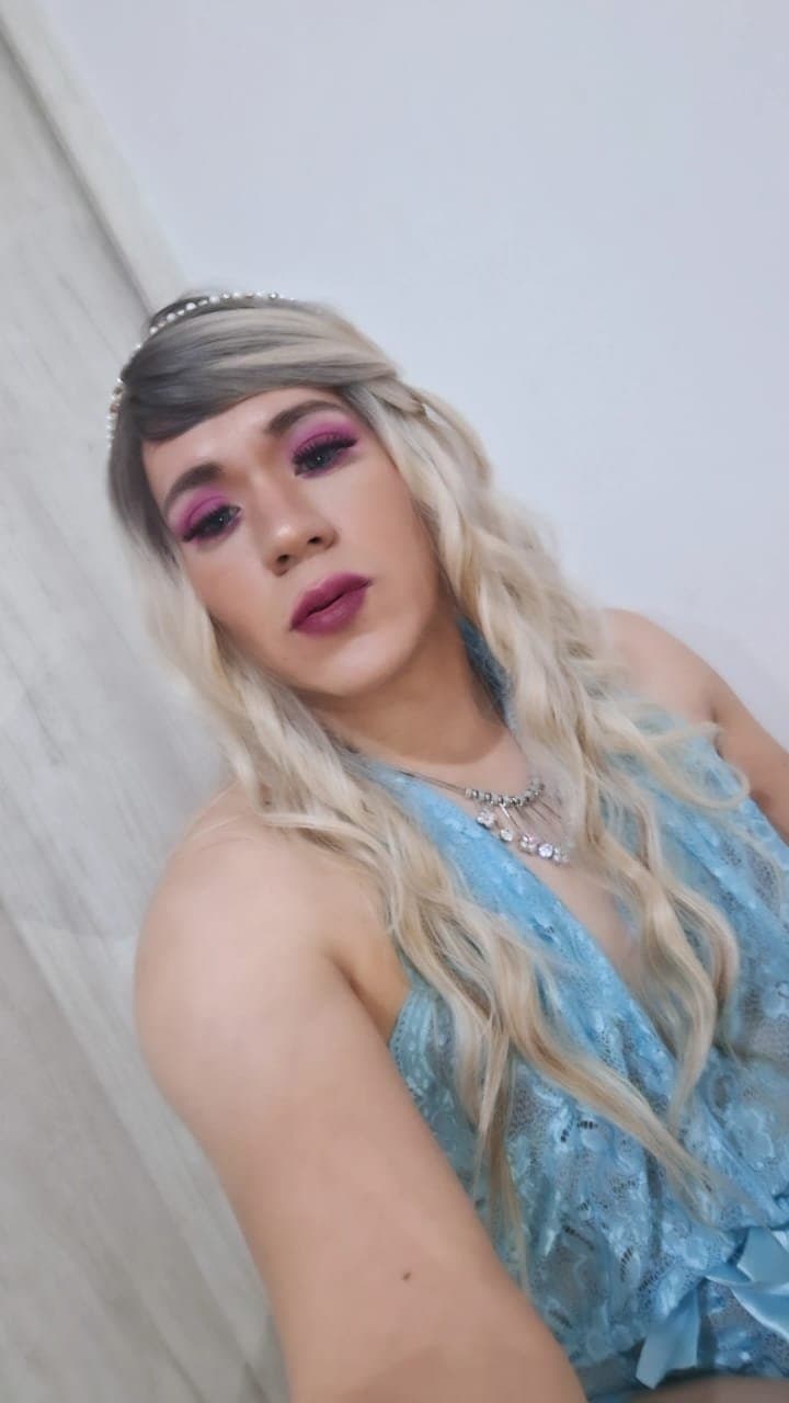 Anna Victoria @AnnaFemboy1 - oral cd, latina