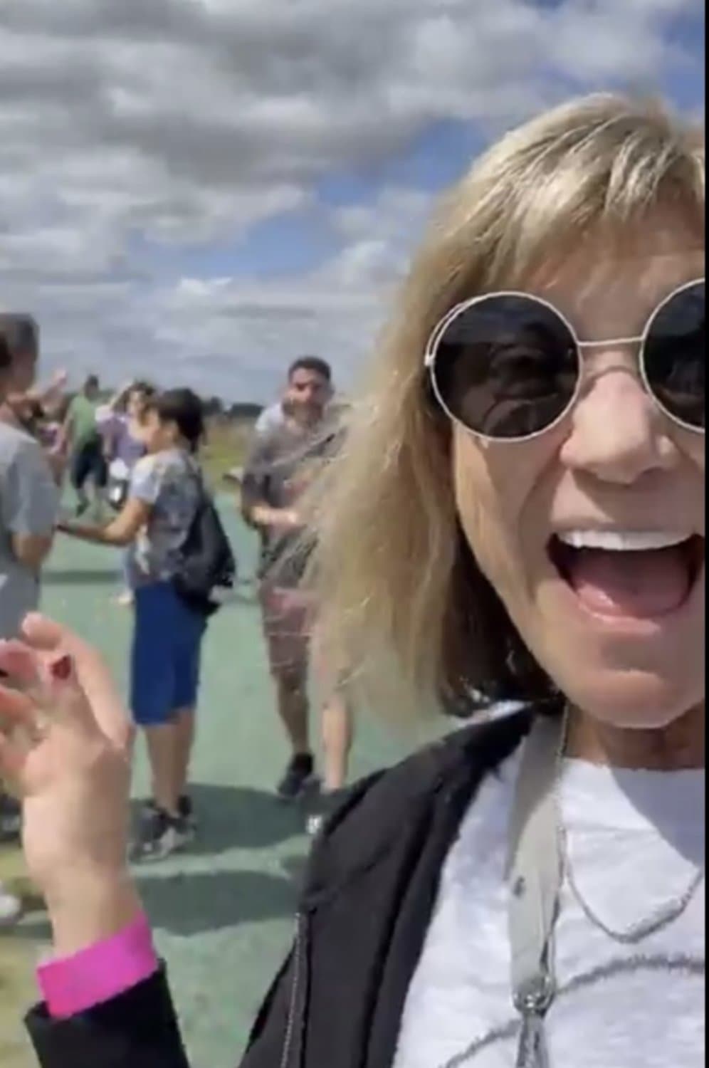 Laura,63, with daughter on cruise ship in Bahamas, goes cock crazy with bbc crew and passengers