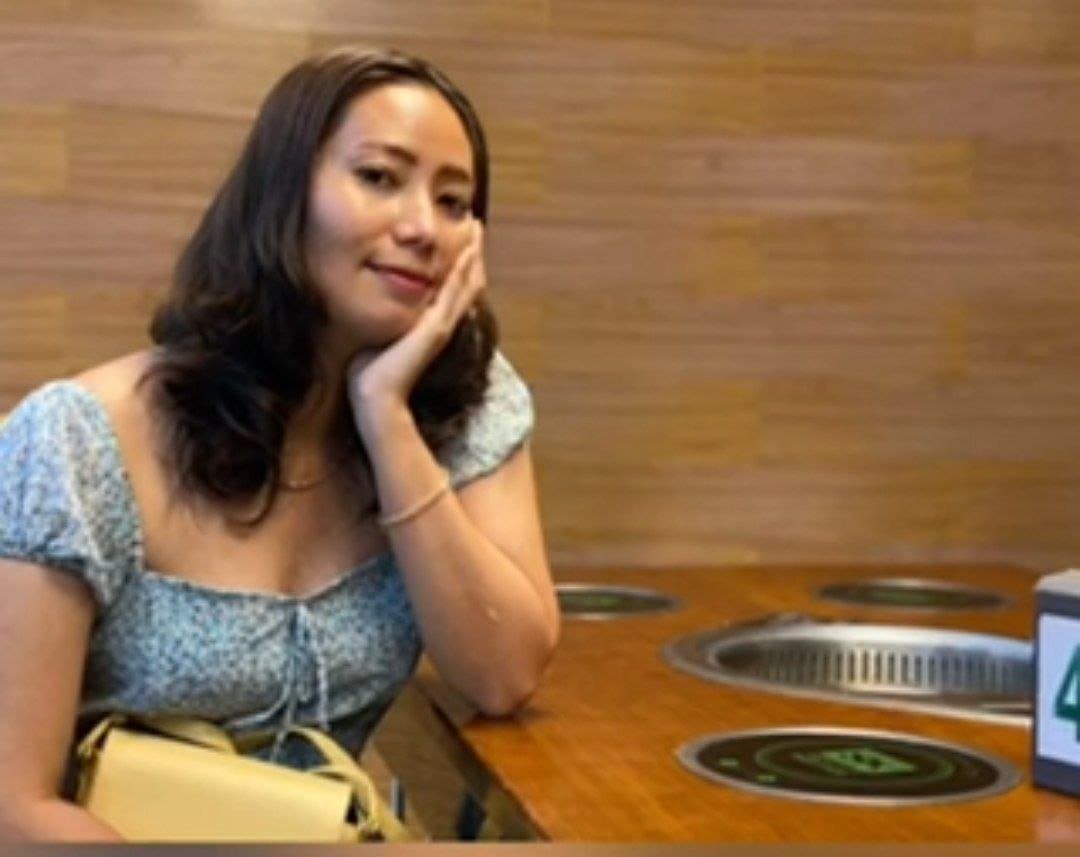 Myanmar hot milf showing her naked body