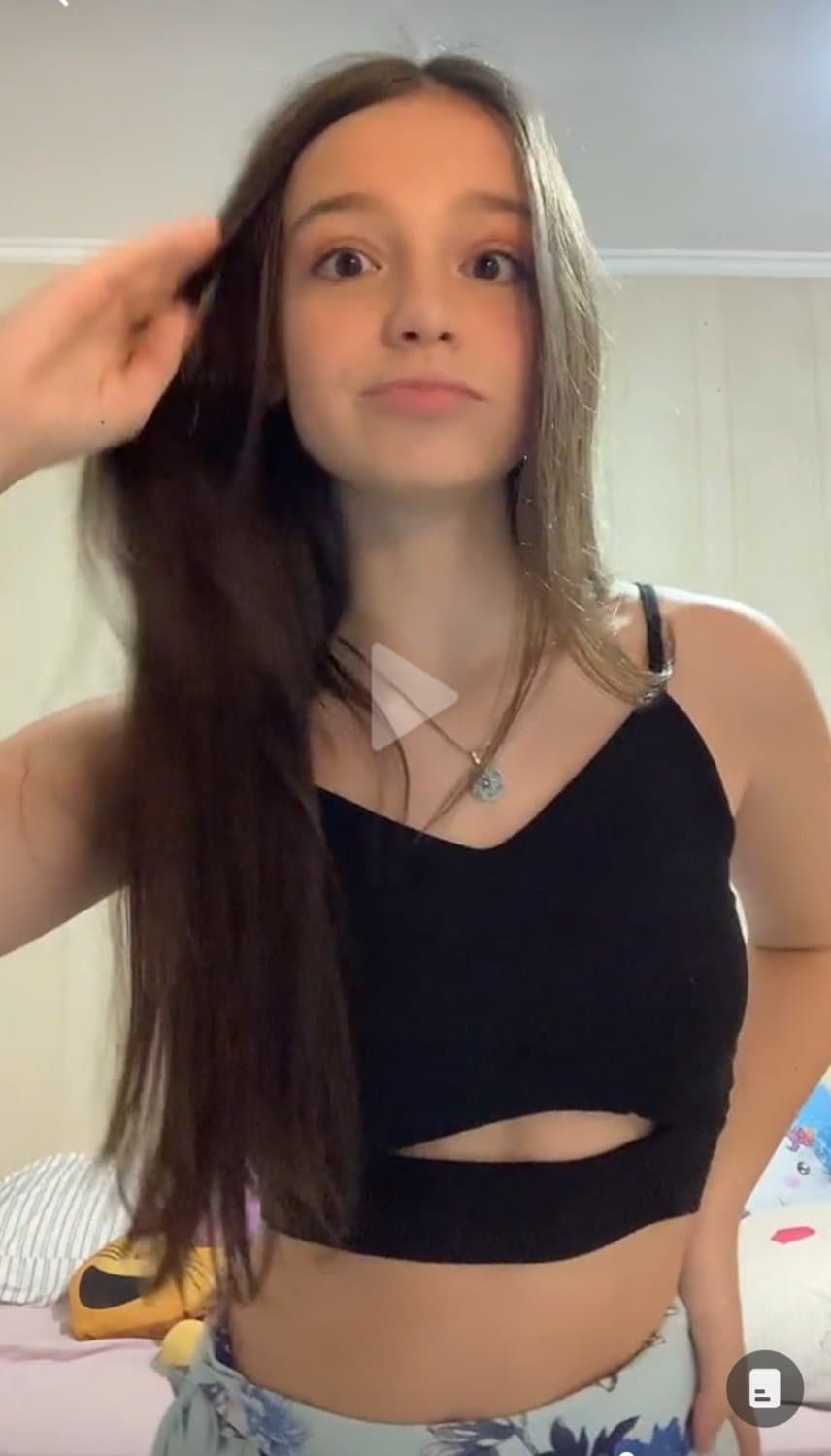 Click to view full size Teen goddess Júlia - sub