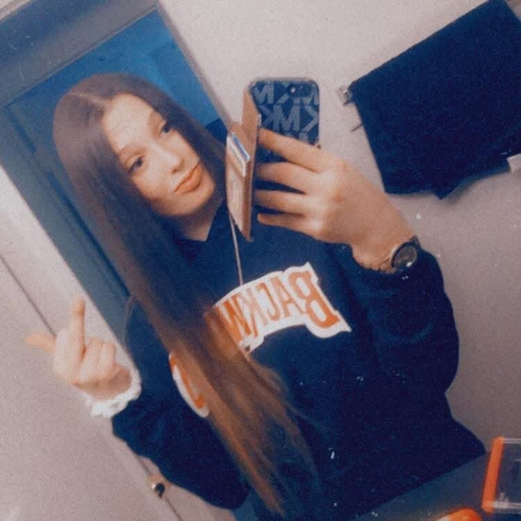 She invited me to her apartment every day so she could smoke meth a my big white cock in her pussy