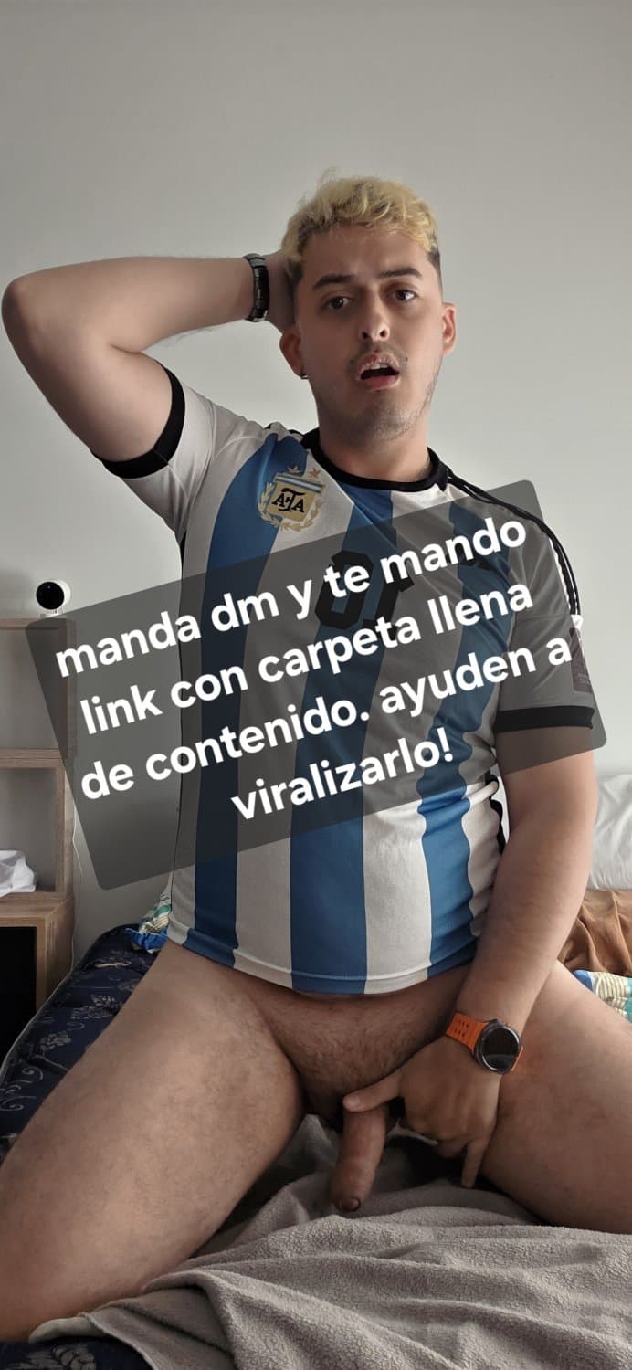 Alumno ejemplar tremenda puta se coge a todos chupa pija se filtra argentino no puede volver a Facu!