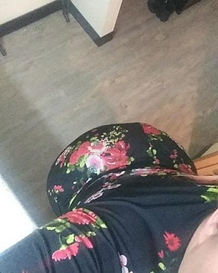PAWG 100% REAL moms photos from phone , BIG BOOTY MILF LEals