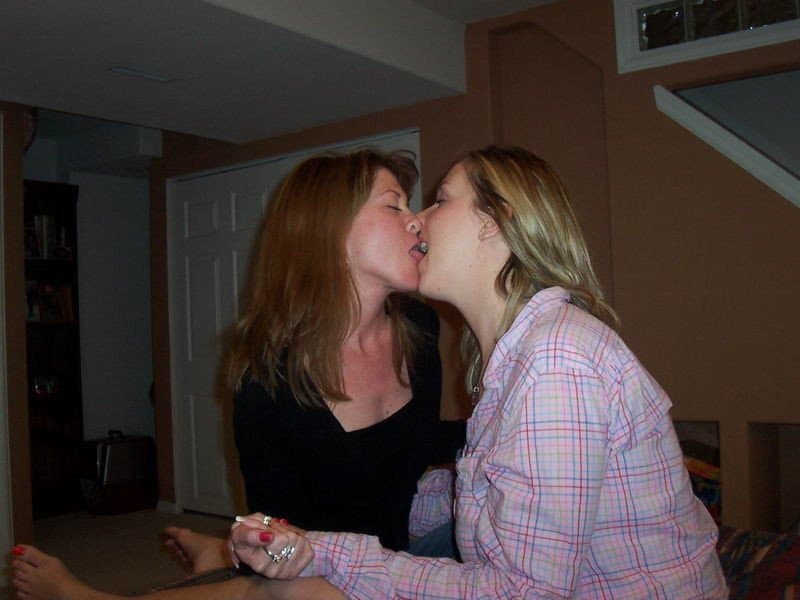 Beautiful horny lesbians #007