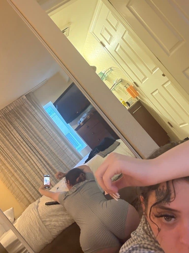 Big booty white girl sister left phone unlocked