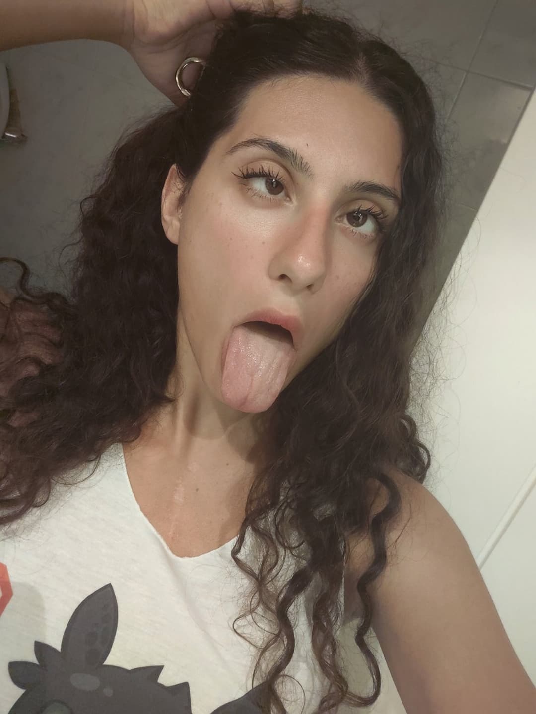 Brunette wet babe spreading ahegao face