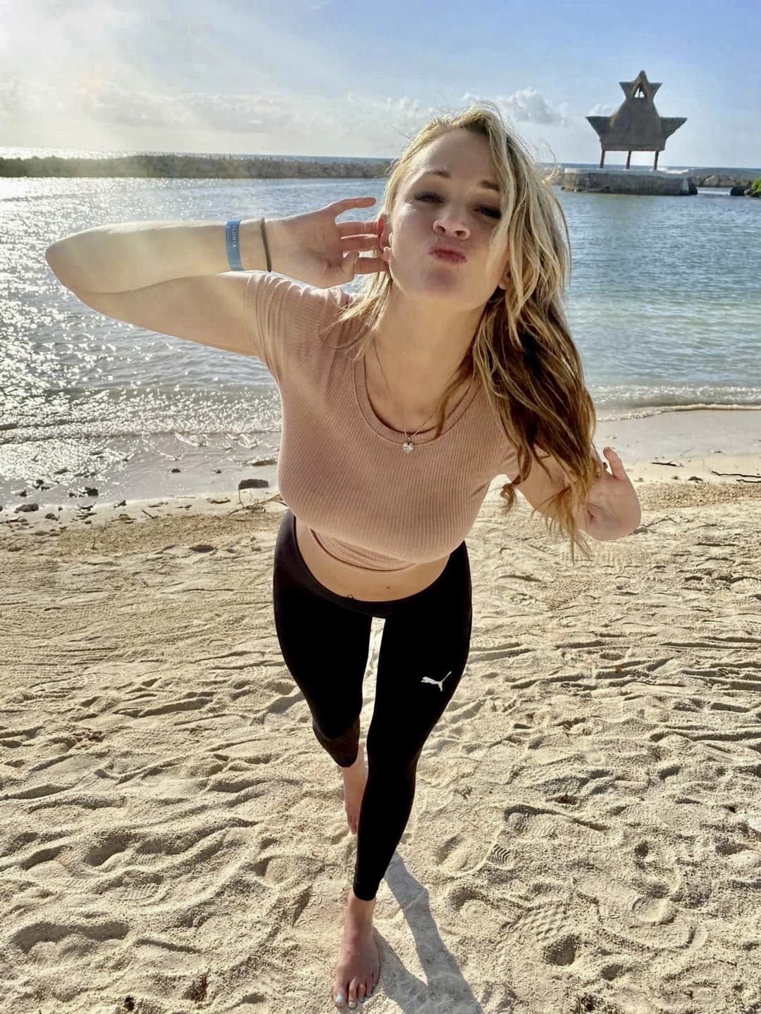 Barmaid probably thinks the internet forgot about her topless bouncy moment at Mardi Gras for G G W