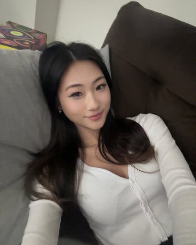 Sexy petite ABG teen Pauline