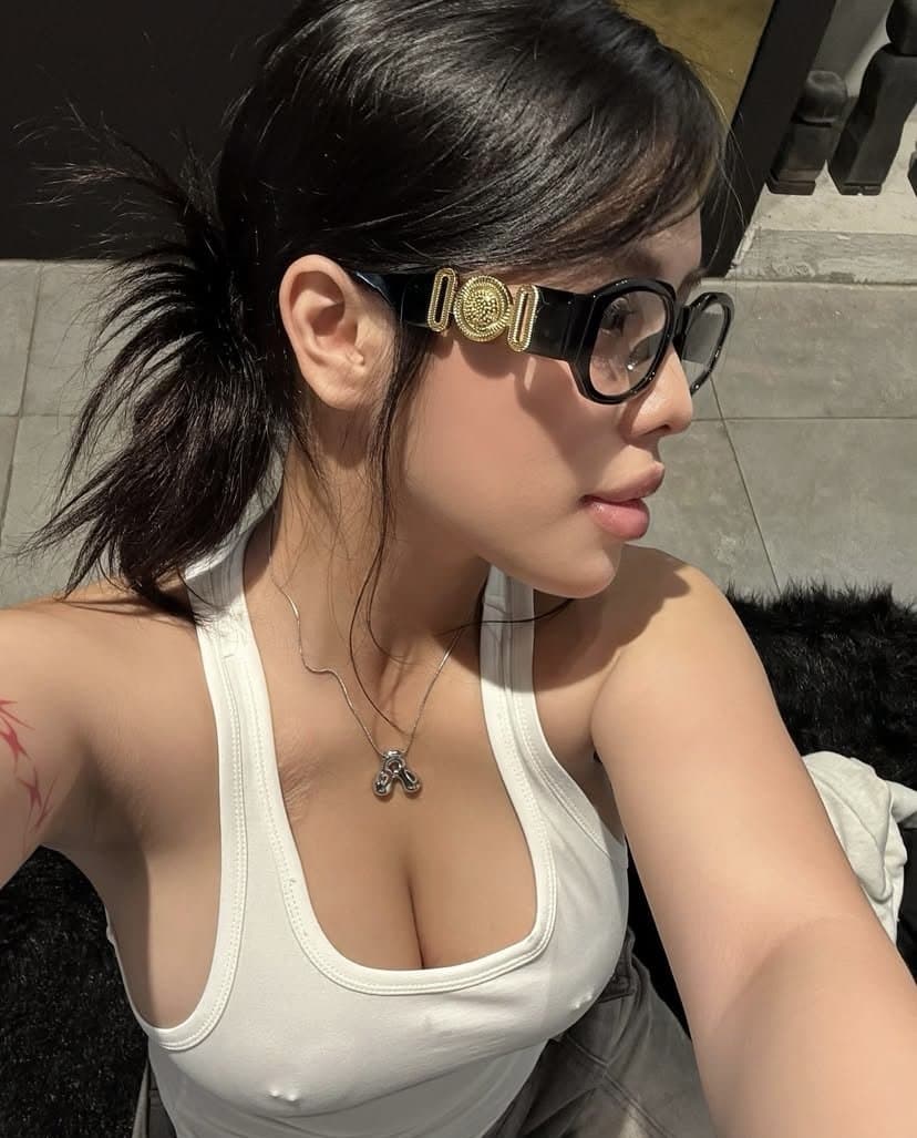 what is a self selfie ! when you go through your cellphone and find a self selfie!