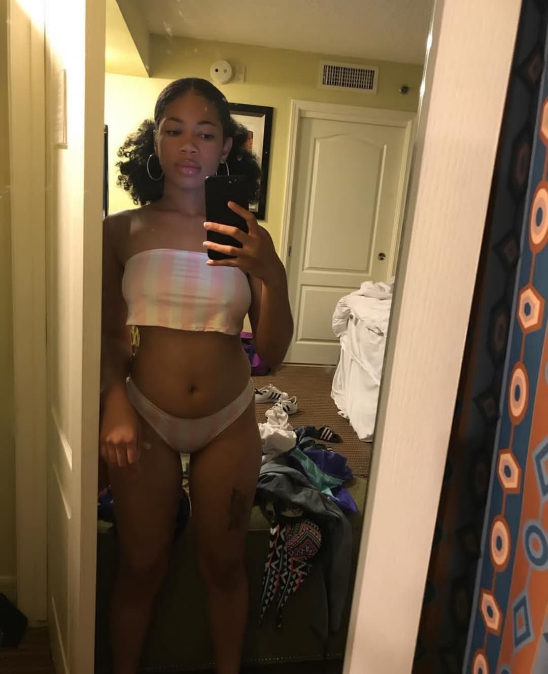 Gorgeous Yellowbone baddie (whats her @?)