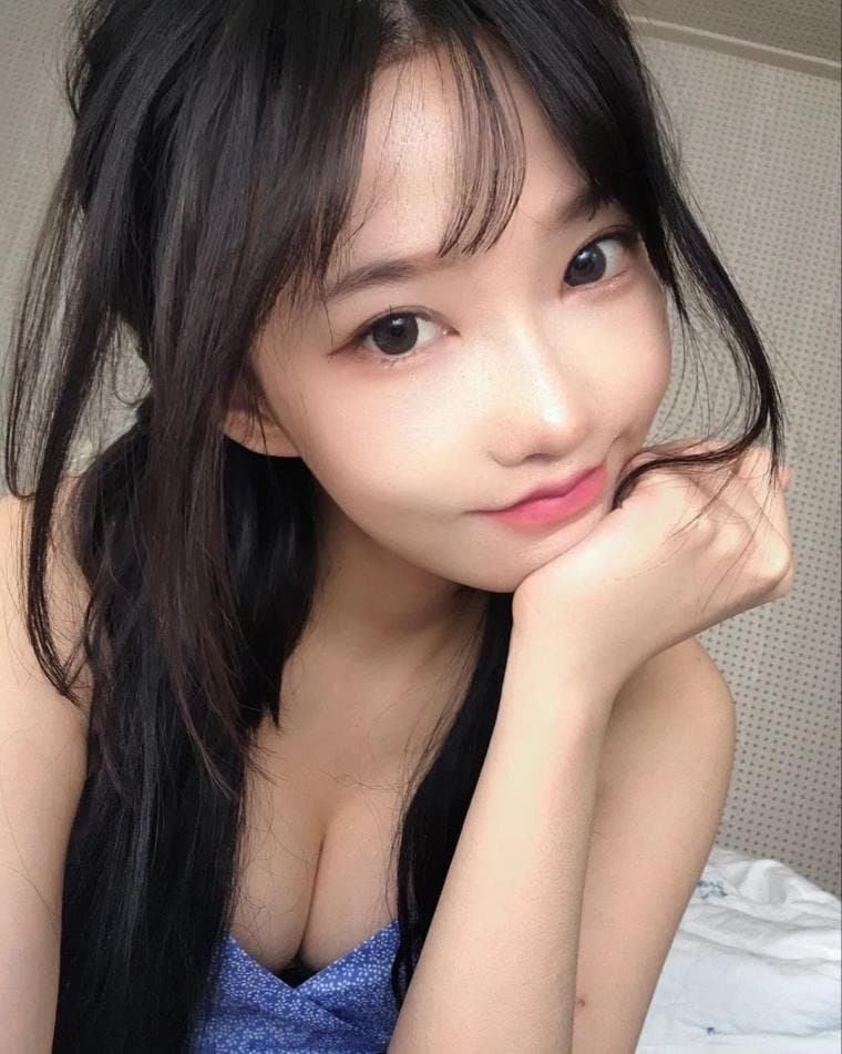 Magenta (QWER) Big boobs small waist KPOP Fap Album