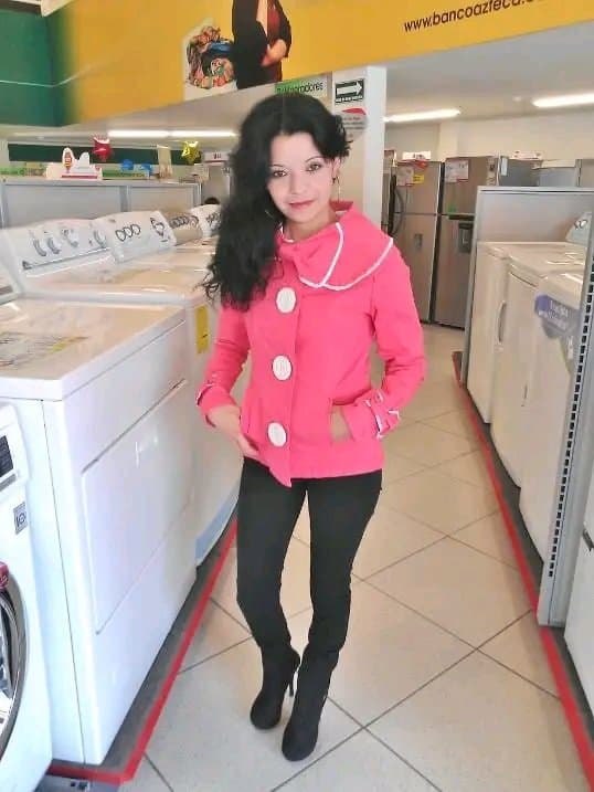 Vendedora mexicana sexi de Elektra