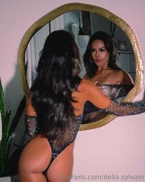 Click to view full size Asian Fitness Model Delia