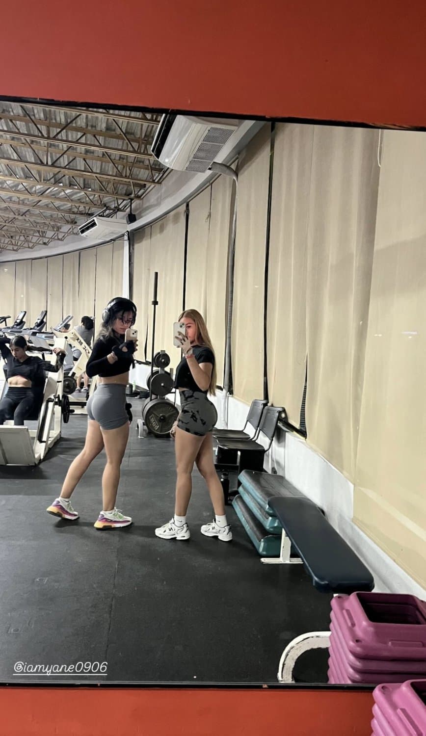 Flaquita blanca culona - Viviana Merced