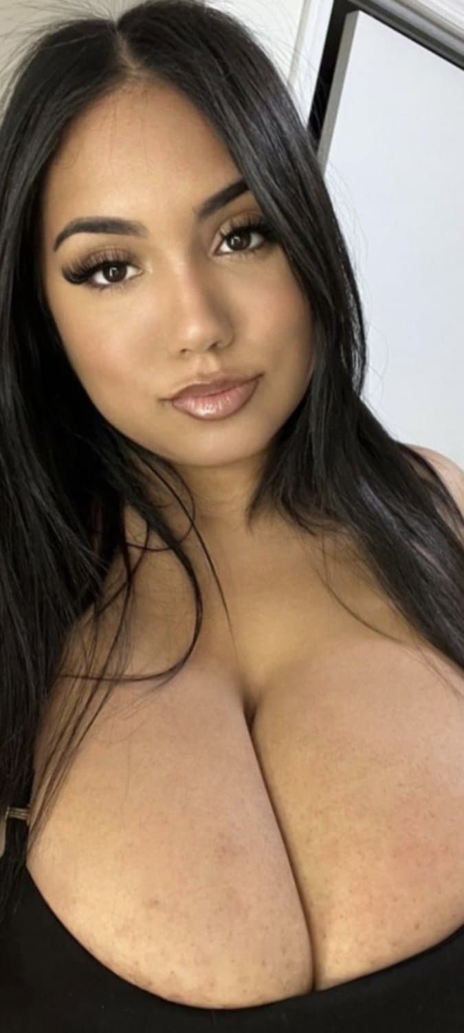 Ydamxox peituda gostosa pra esporra leite nessa gorda cavala