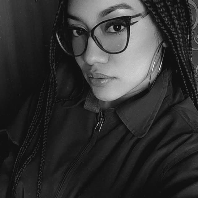 yo no doy más… esta es Katherine, mi prima afro, la culona que me tiene loco desde pelao. Esa negra