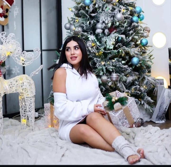 Sexy glamour feet pedicure woman