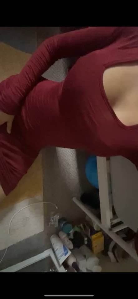 Click to view full size Hottest Curly Hair Desi Baddie Girl Living in US Teasing & Giving Blowjob