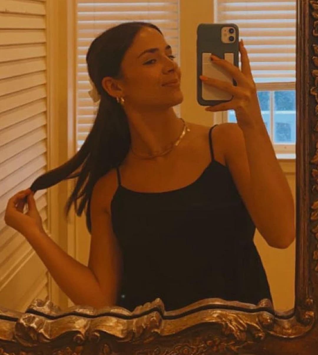 Elena loves to watch you pump your cock endlessly to her ?