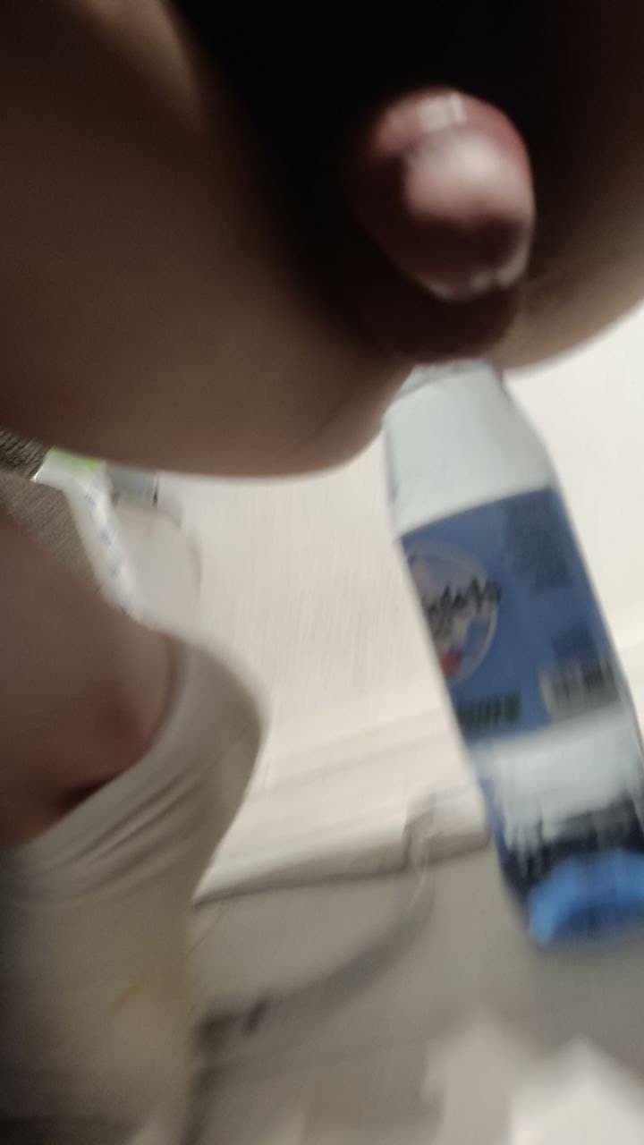 Bitte schreibt ihn an und nutz ihn aus TELEGRAM: S_a344S er ist eng und jung