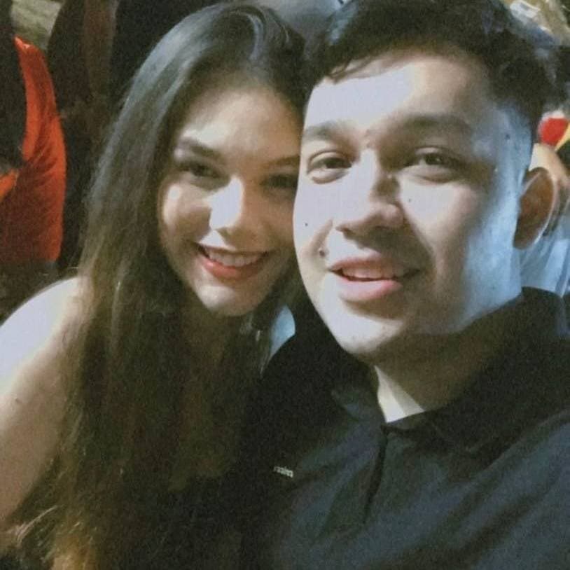 Esposa vê sua esposa sendo macetada pelo seu amigo