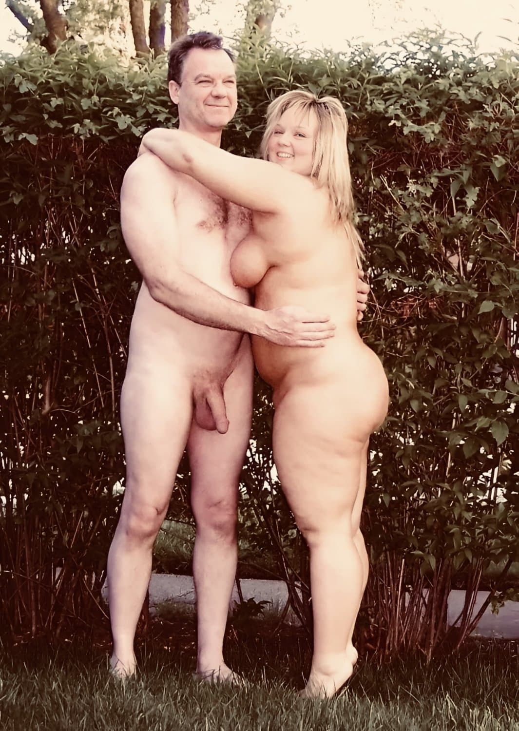 Leon & Dolly?fuck friends forever?