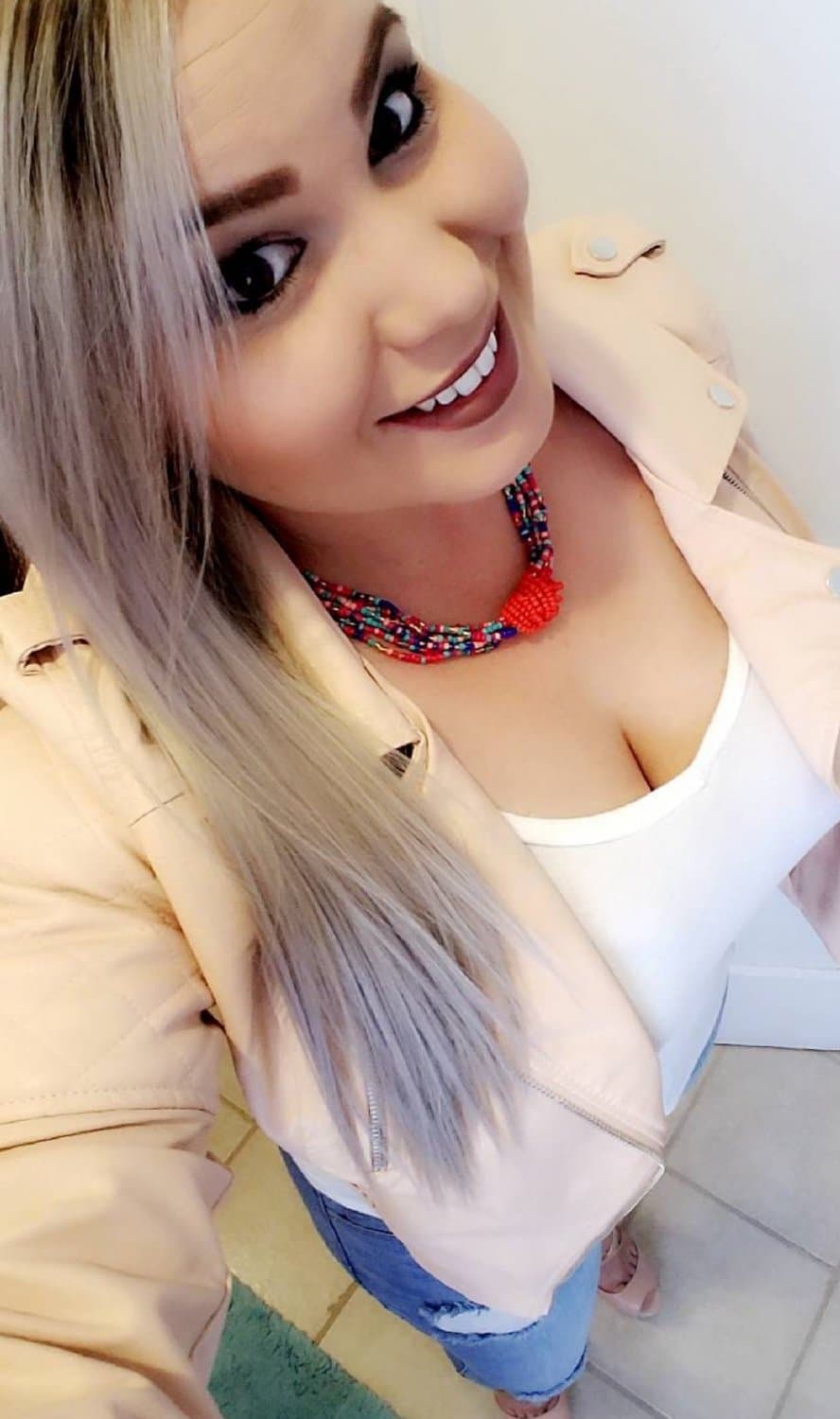 Hot Hispanic thick MILF