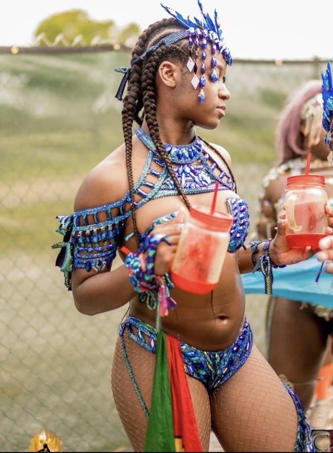 Ebony Webslut w pointy nipples