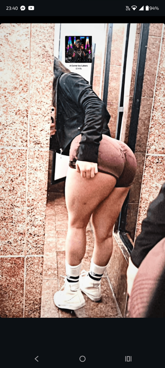 Flaquita hermosa con cuerpazo paso perfil