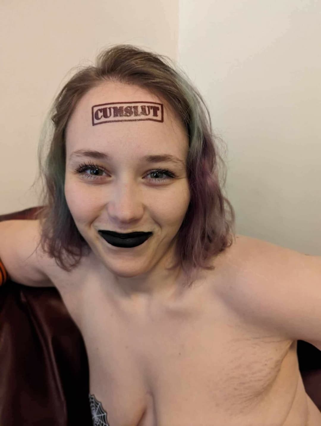 Click to view full size Erin the walking sextoy