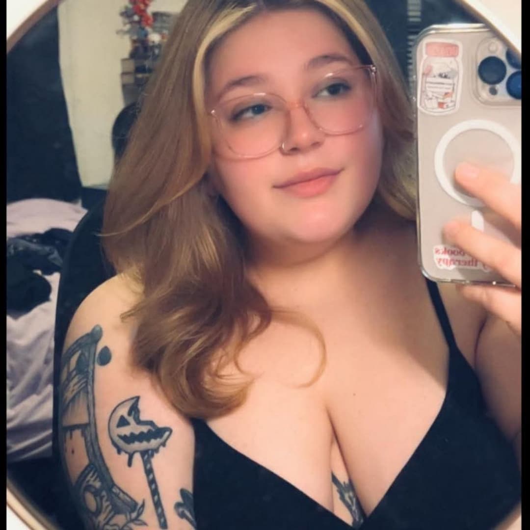 Click to view full size Kaylei 26yr old Goth BBW from MA