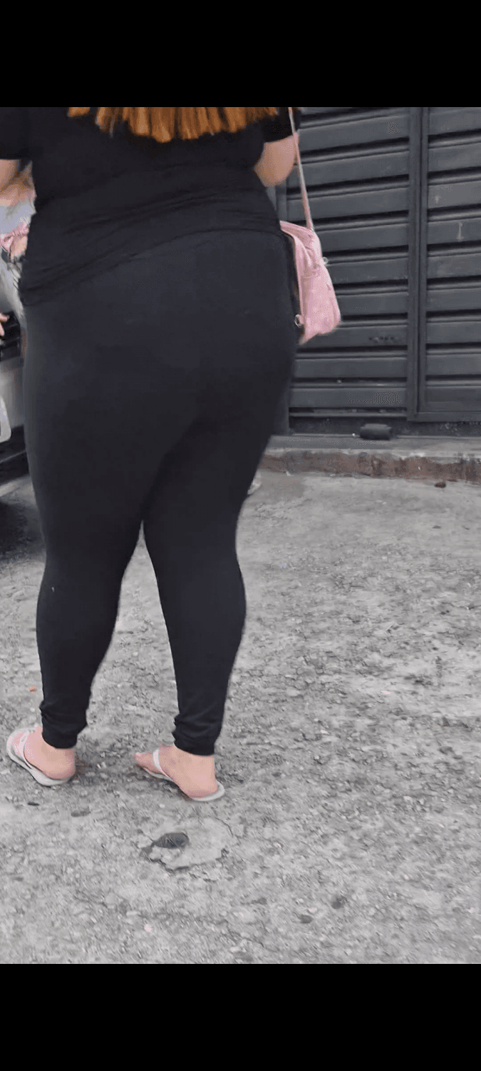 Gordinha gostosa ( Cara de safada que goza dando o cuzão) + Bônus -Gostosa do rabo lindo de legging.