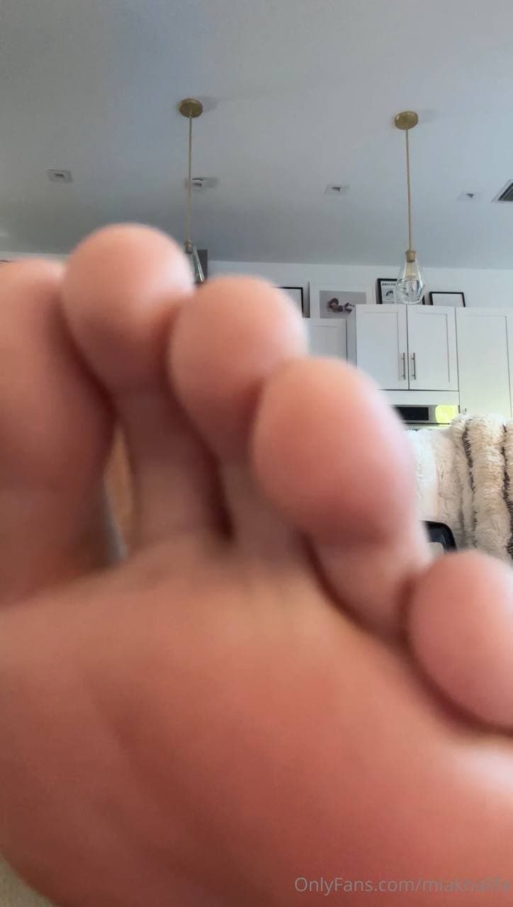 Mia Khalifa Feet | Mia Khalifa Pies