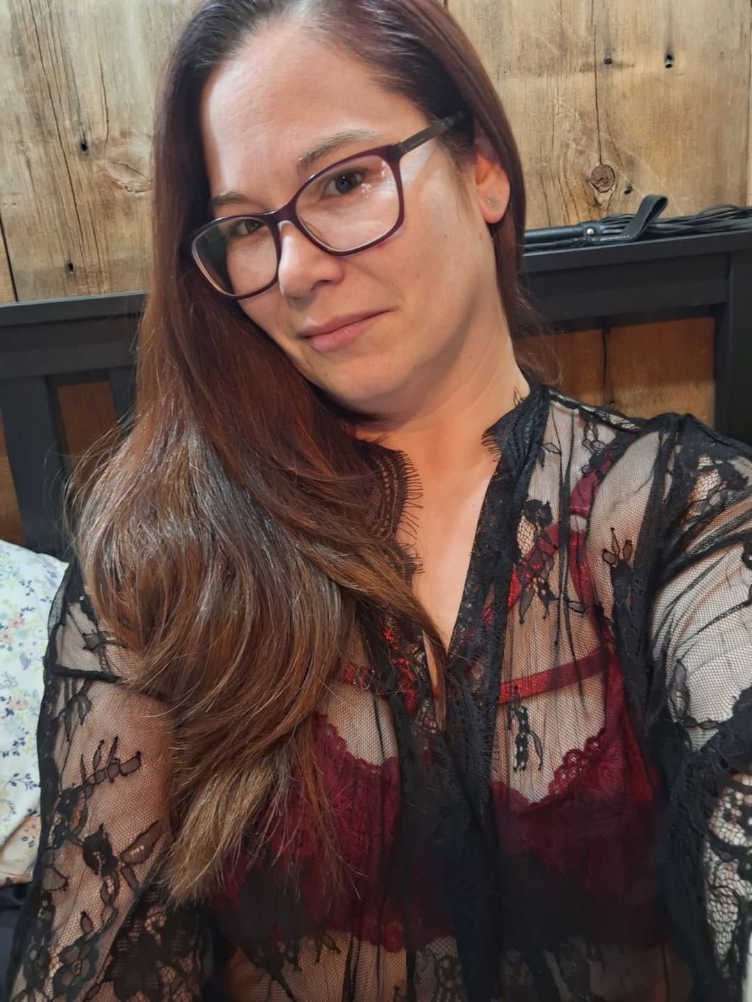 Kik whore slut Julie got more pics of this dumb whore