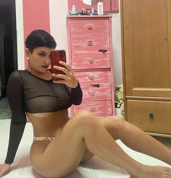 Mery, va de chula y es una puta barata más