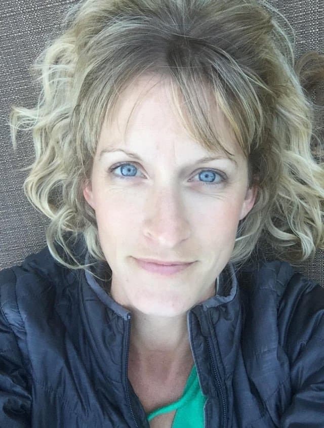 Lonely MILF loves showing off