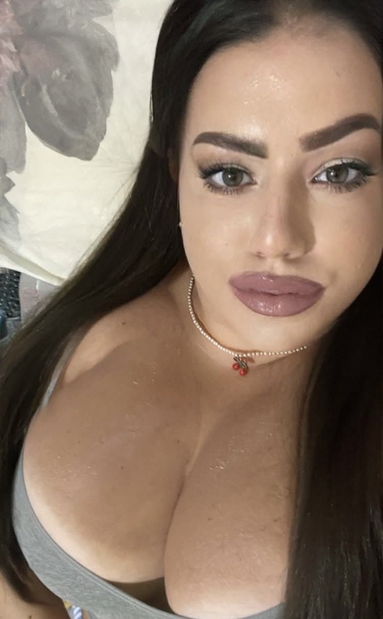 Chubby sexy girl from Cyprus she want some tribs