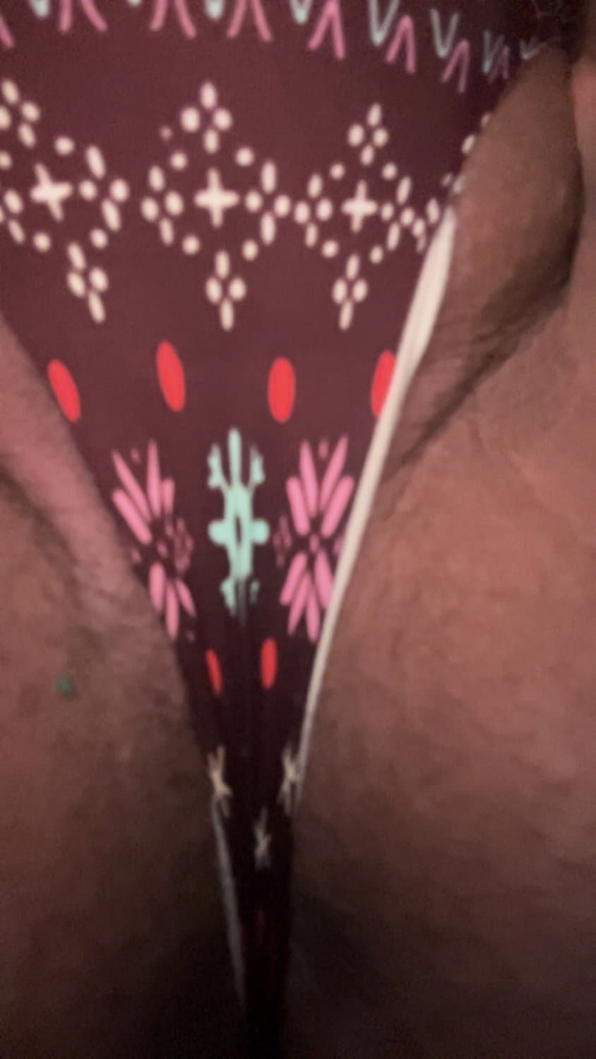 Juicy pussy needs to get laid ?