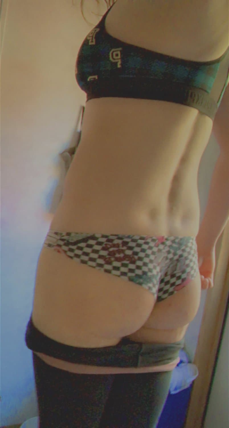 Sissy Femboy Bra/Panty Show
