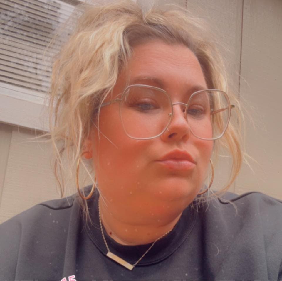 Well Gracie fits my channel theme so here she is showing her tits for G G W and her current looks