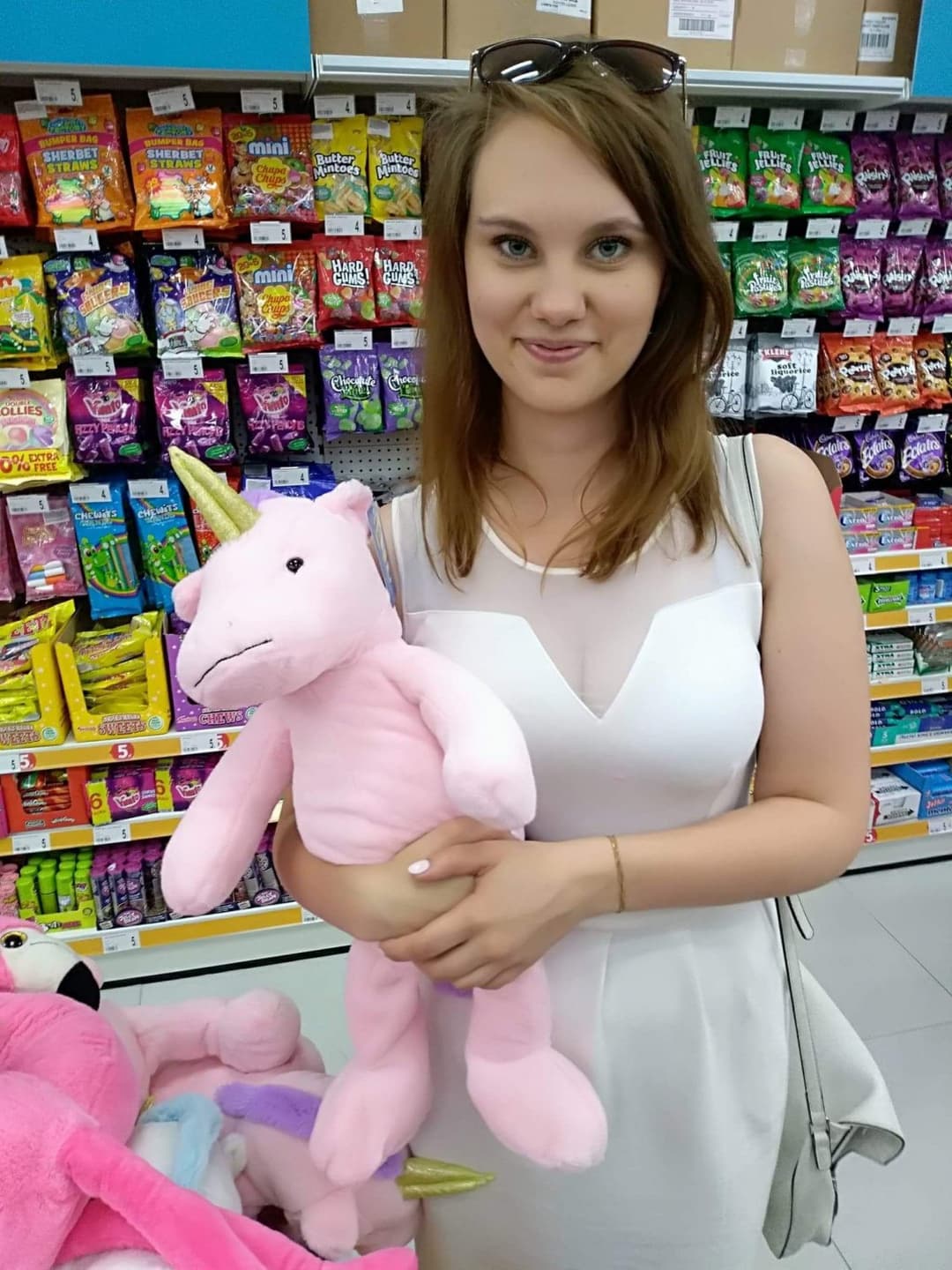 Cute foreigner Karolinka and her bangin natural curves! ?