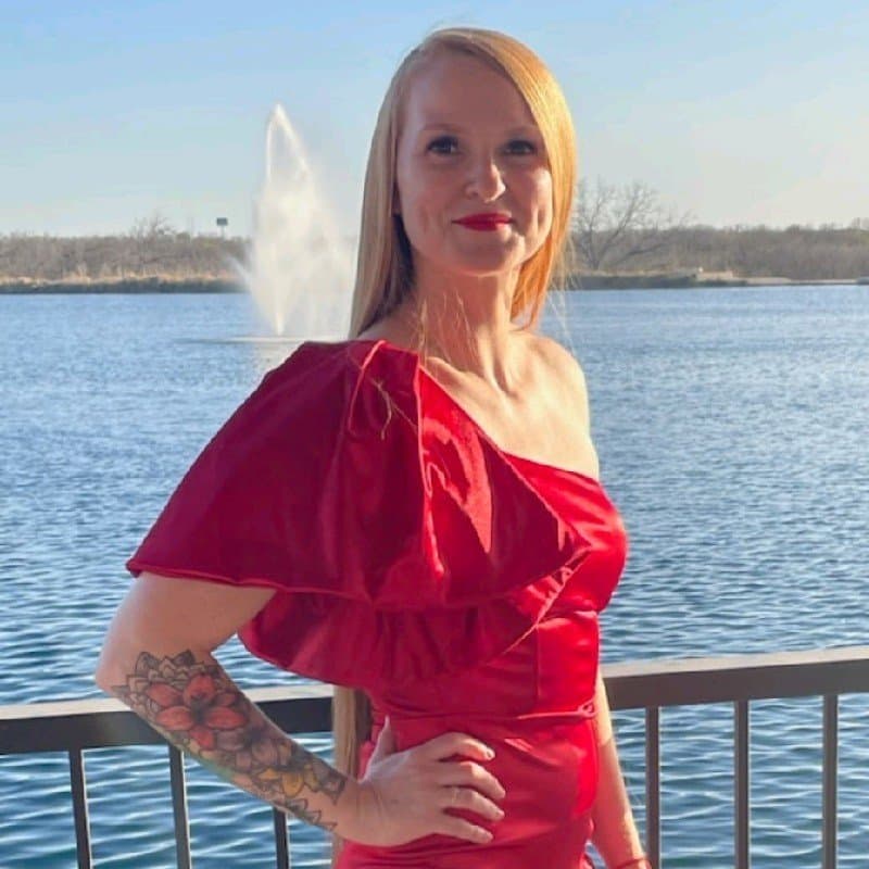 Uploaded her cheating video already ( link in my bio) got a new video. Redhead shows boobs