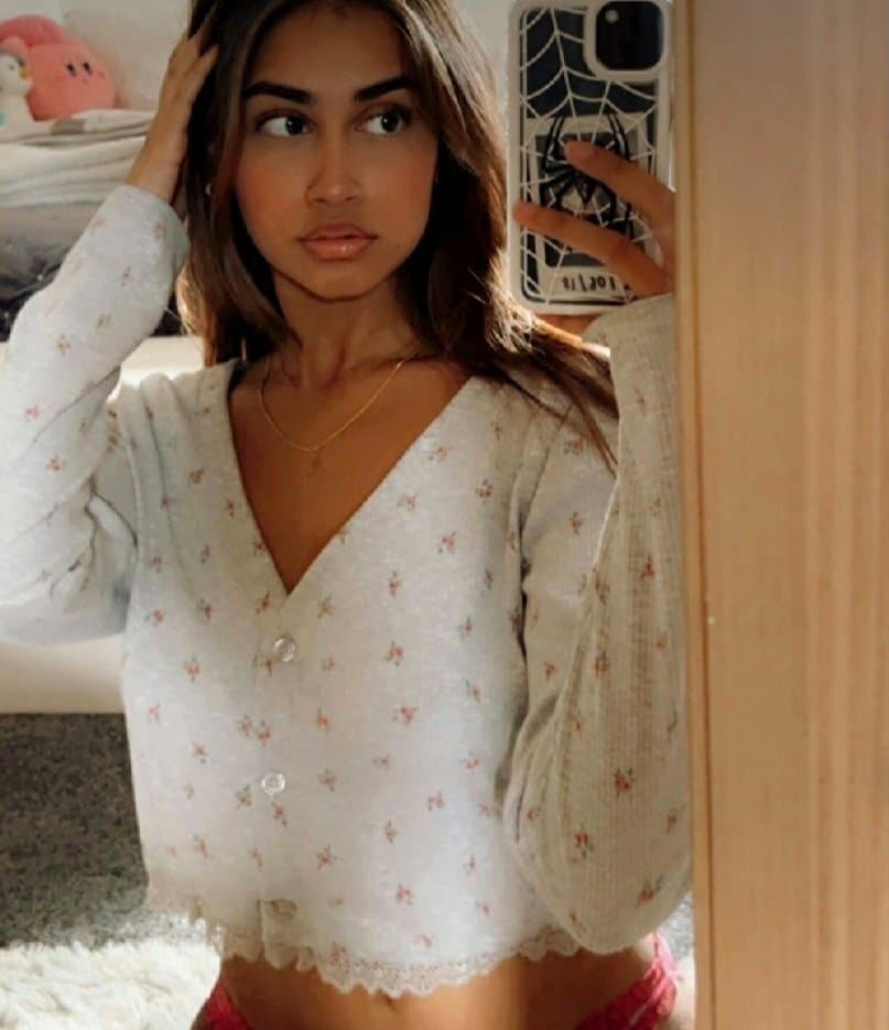 Sl Cute Posh High Class Beautiful Sexy Snapchat Rich Cheating Girl Sexy Full Nude Mirror Selfies