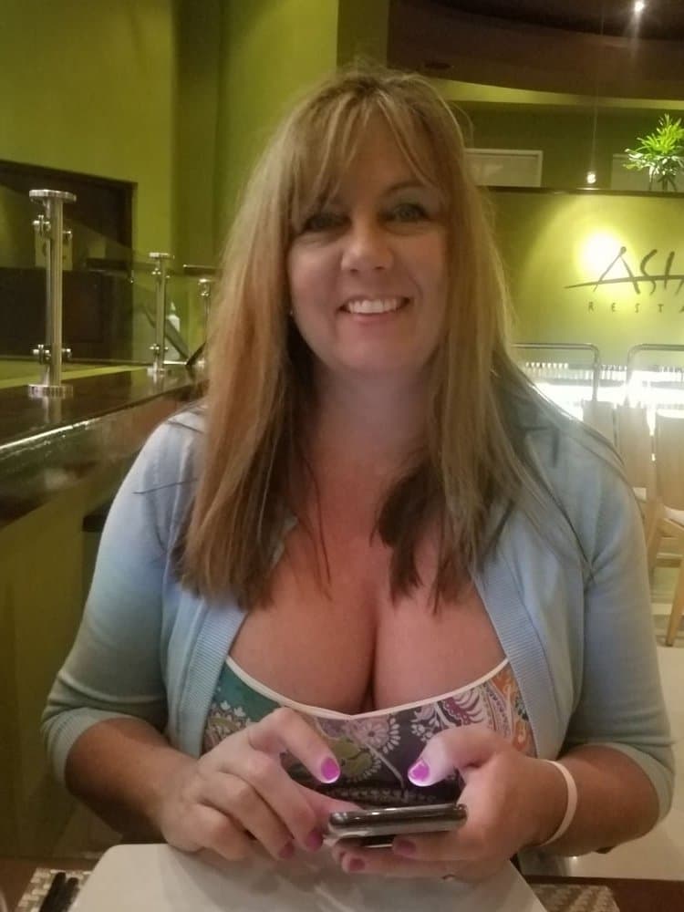 Click to view full size Pussy Stretched over lovers BWC !