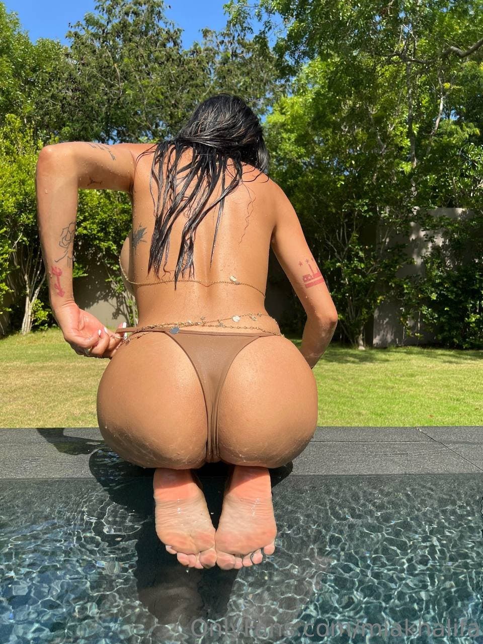 Mia Khalifa Feet | Mia Khalifa Pies