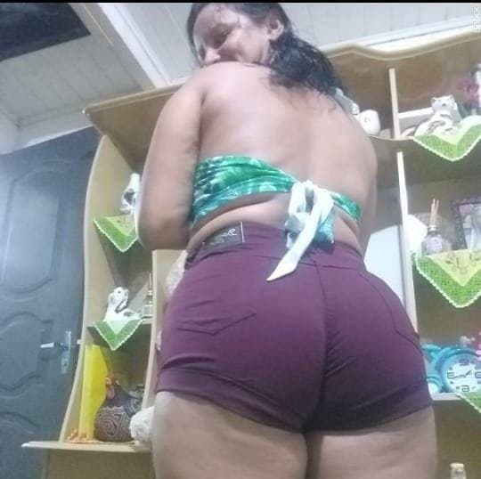 Padrão da coroa Paraense, baixinha, morena e rabuda